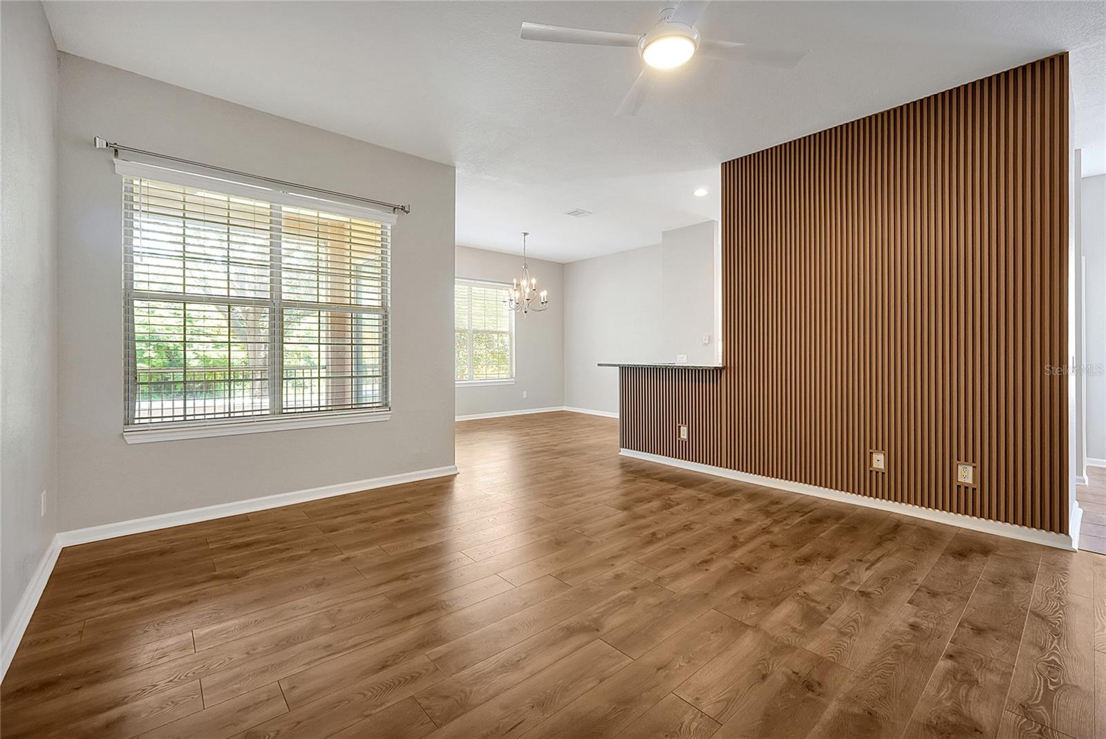 PHILLIPS BAY CONDO PH 02 OR 5723/2465 - Residential