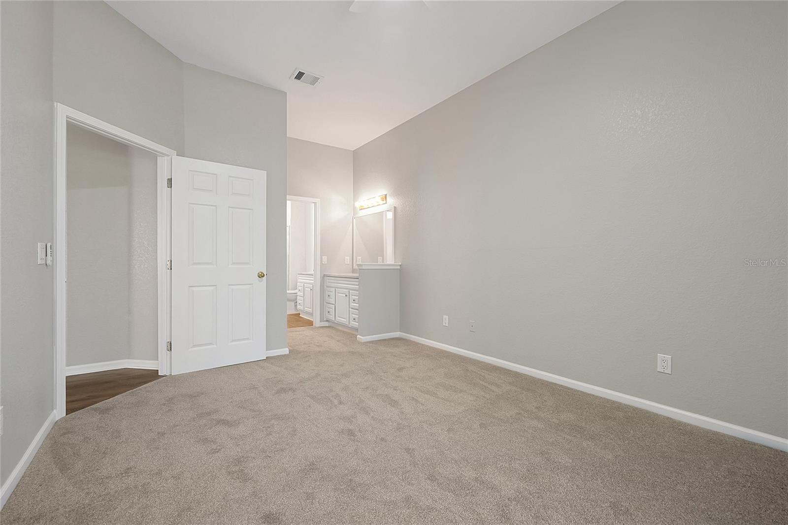 PHILLIPS BAY CONDO PH 02 OR 5723/2465 - Residential