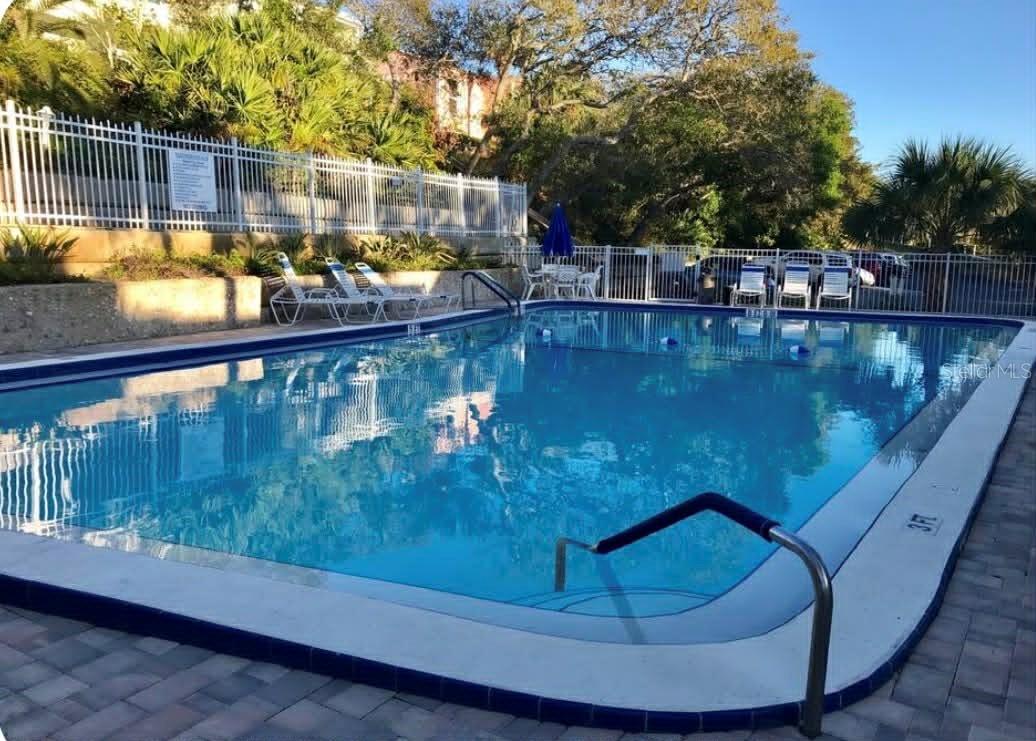QUAIL HOLLOW - Residential