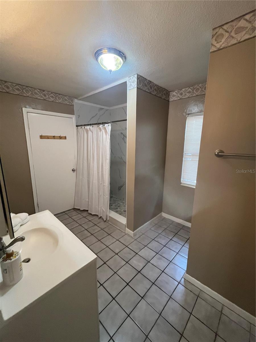 MILES PINES - Residential Lease