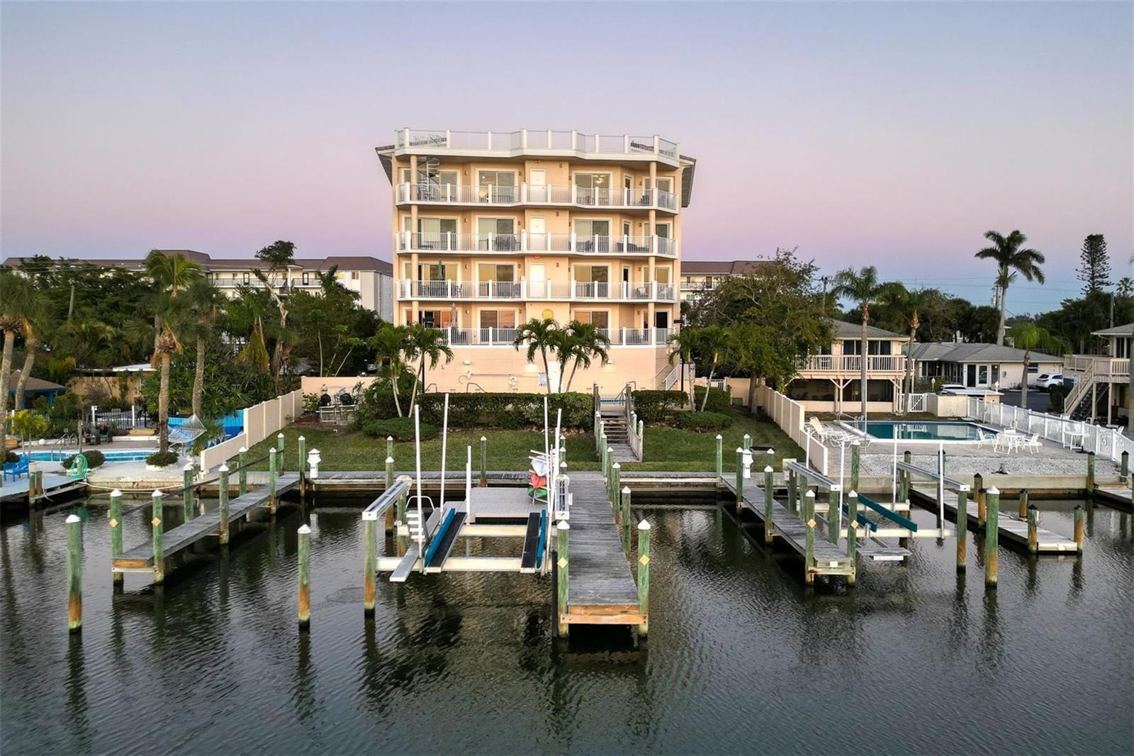 THE SEA BREEZE - Residential