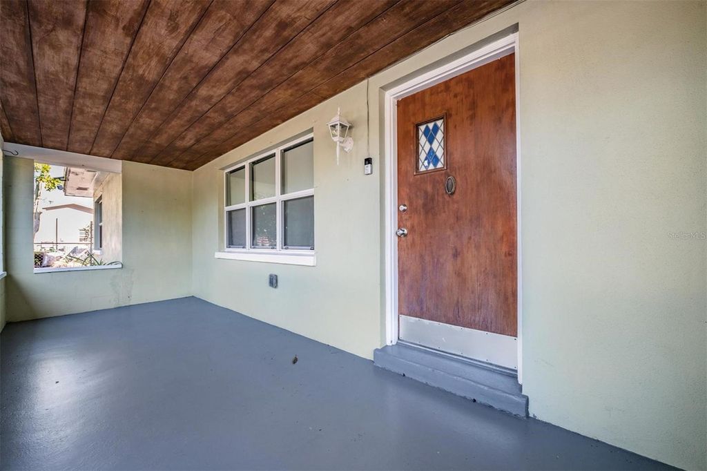 Photo of 2025 Plaza Dolores, Clearwater, FL 33755 (MLS # TB8460060)