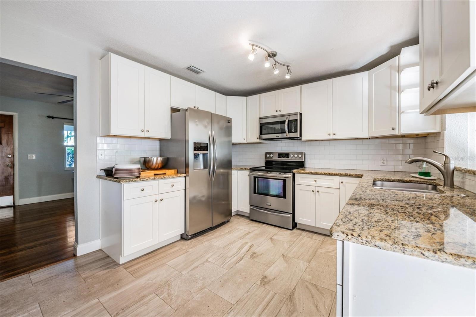 LA JOLLA SUB - Residential