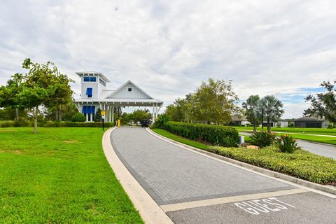 A home in LAND O LAKES