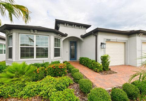 A home in LAND O LAKES