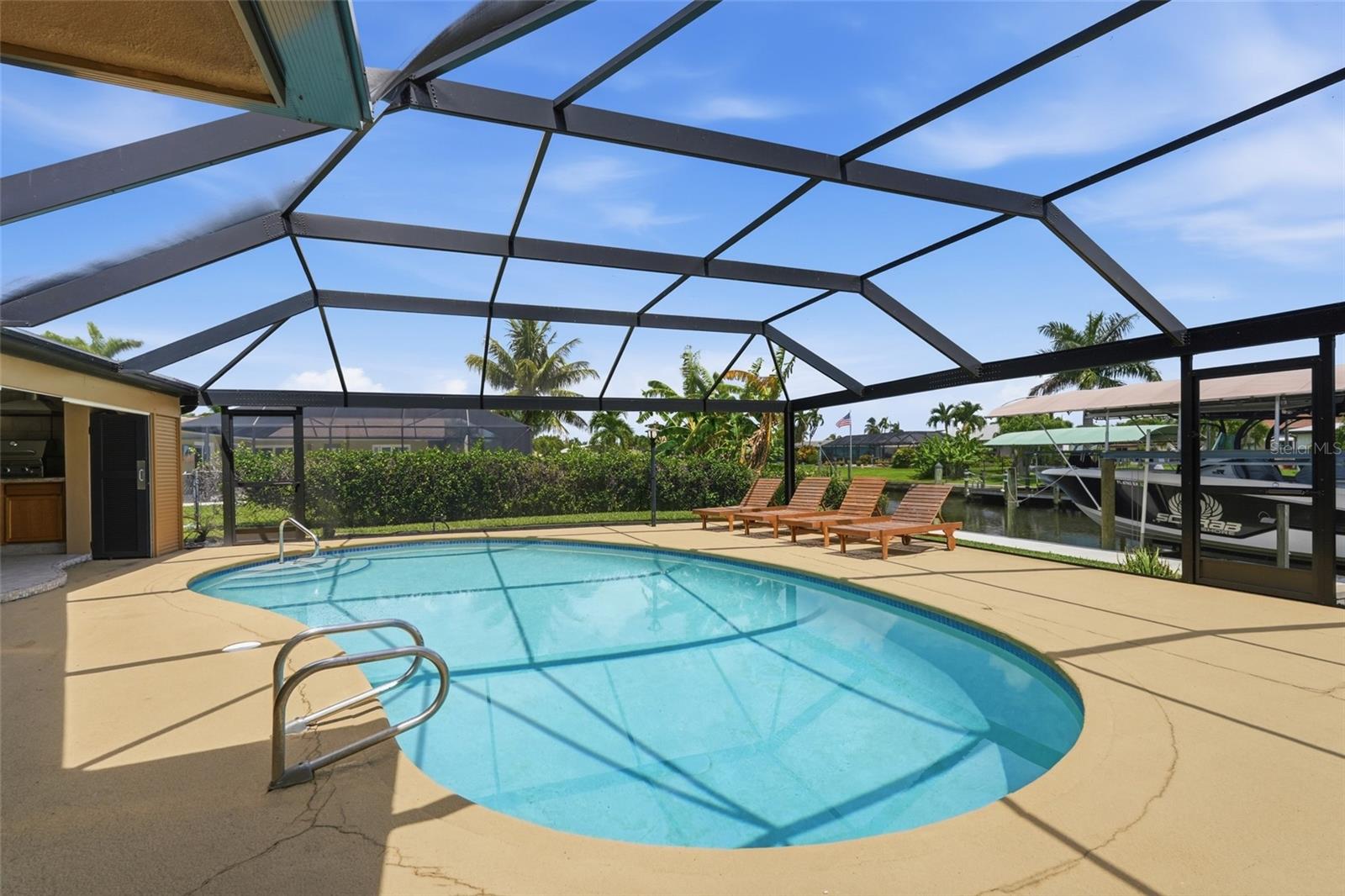 418 AVALON DRIVE