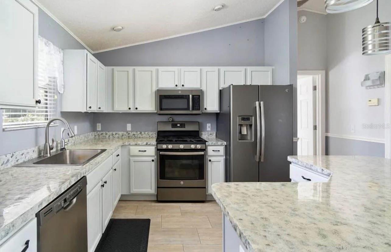 SPRING ARBOR VILLAGE - Residential Lease