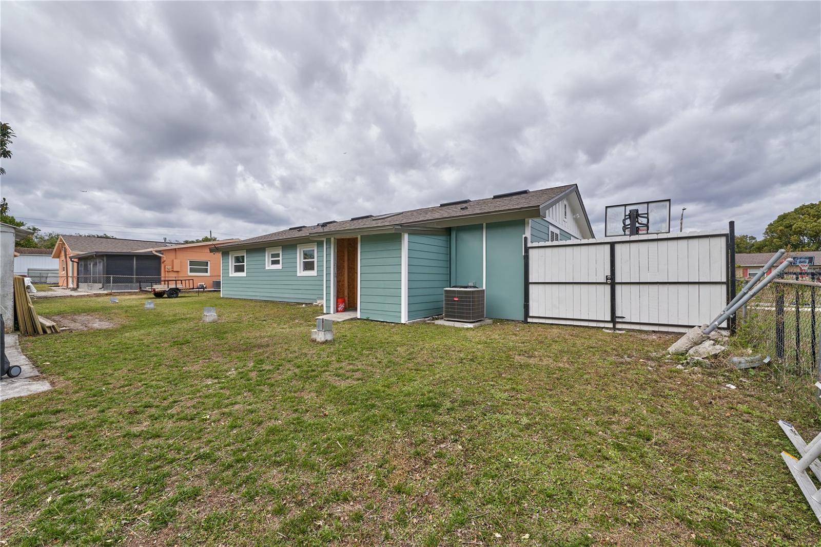 IVANHOE ESTATES - Residential