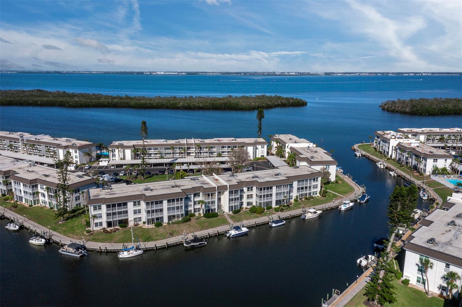 LONGBOAT HARBOUR - Residential
