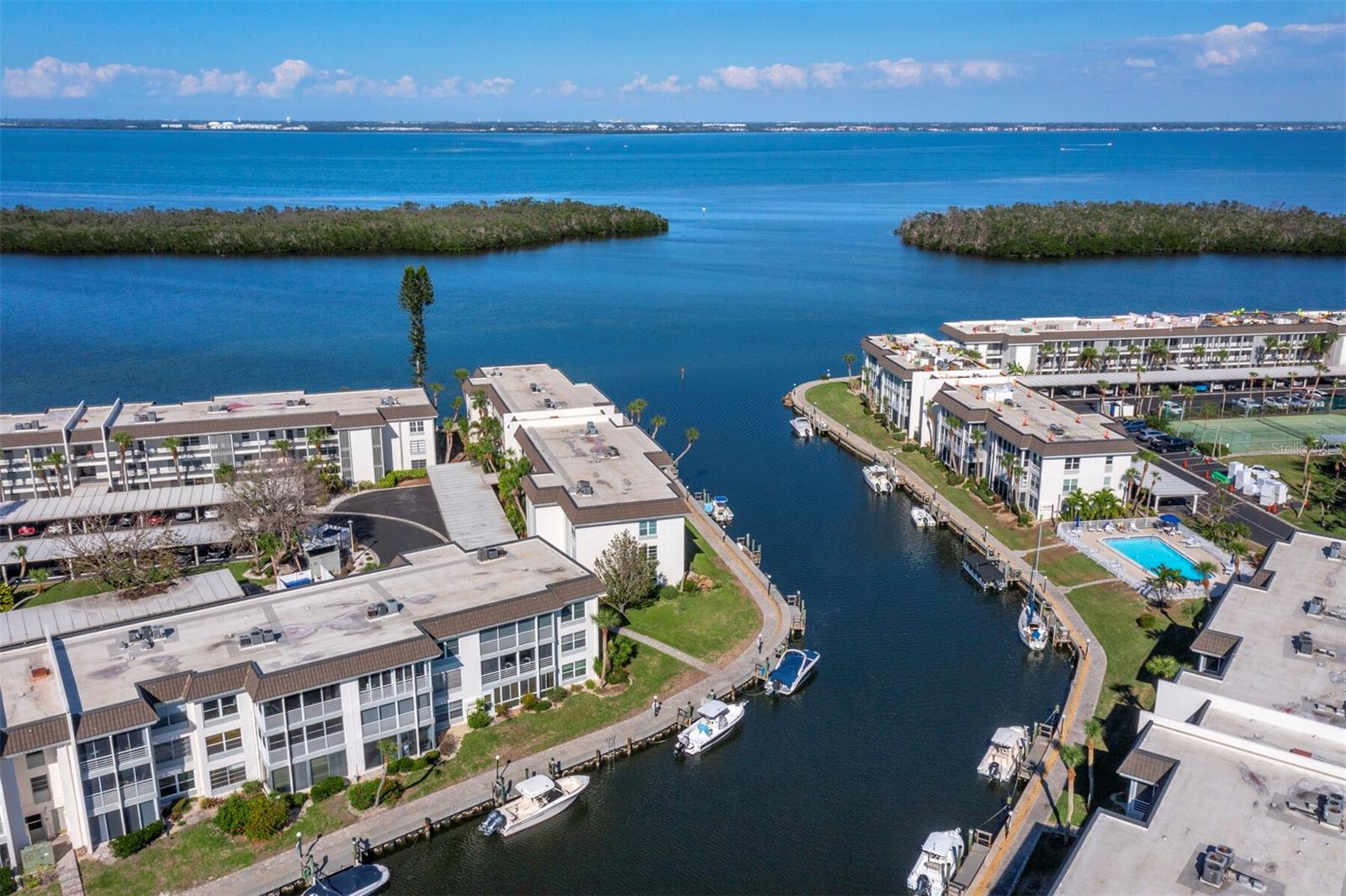 LONGBOAT HARBOUR - Residential