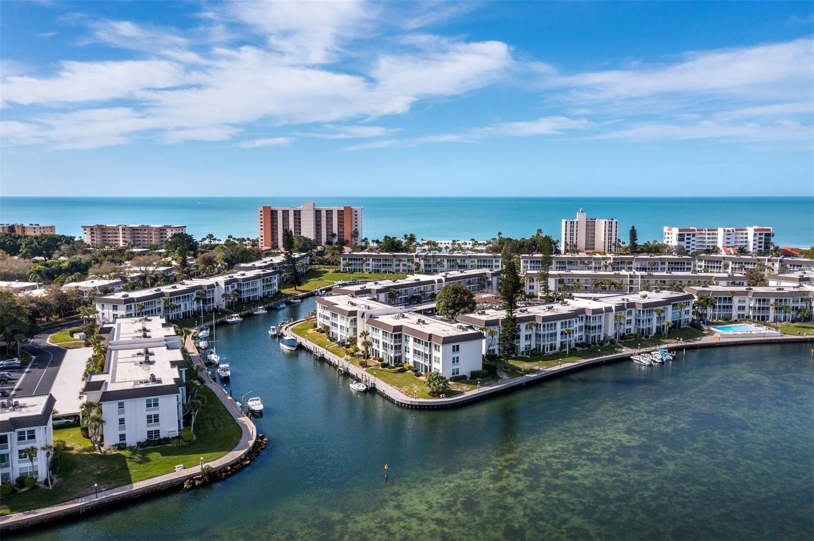 LONGBOAT HARBOUR - Residential
