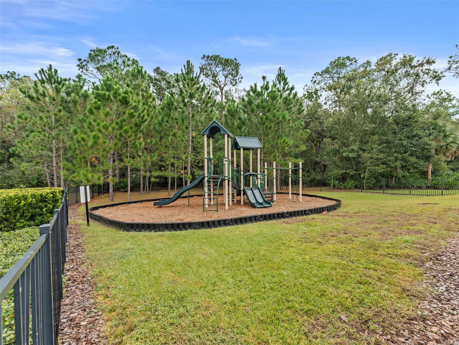 WOODSIDE TRACE - Residential