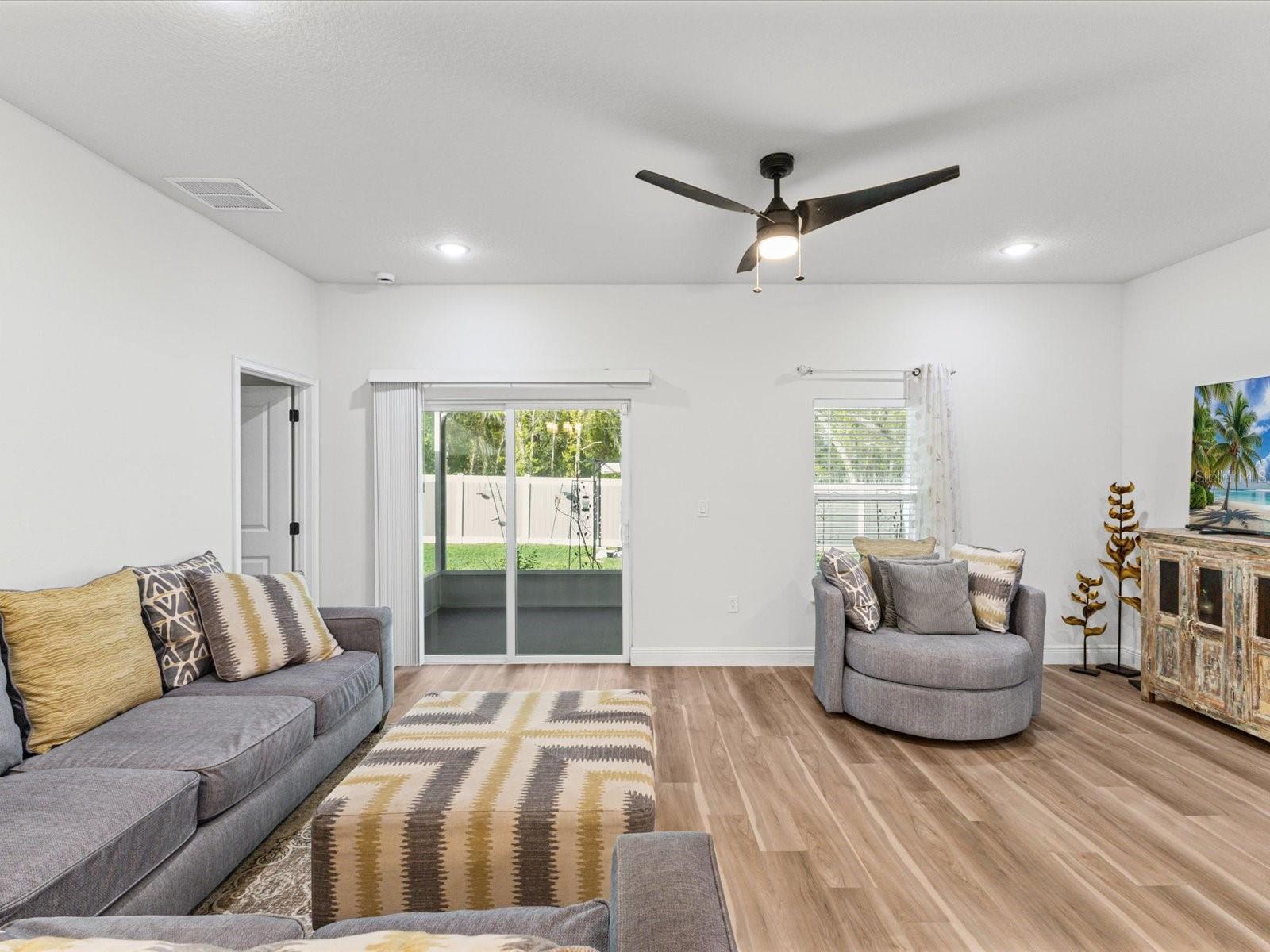 MARION OAKS - Residential