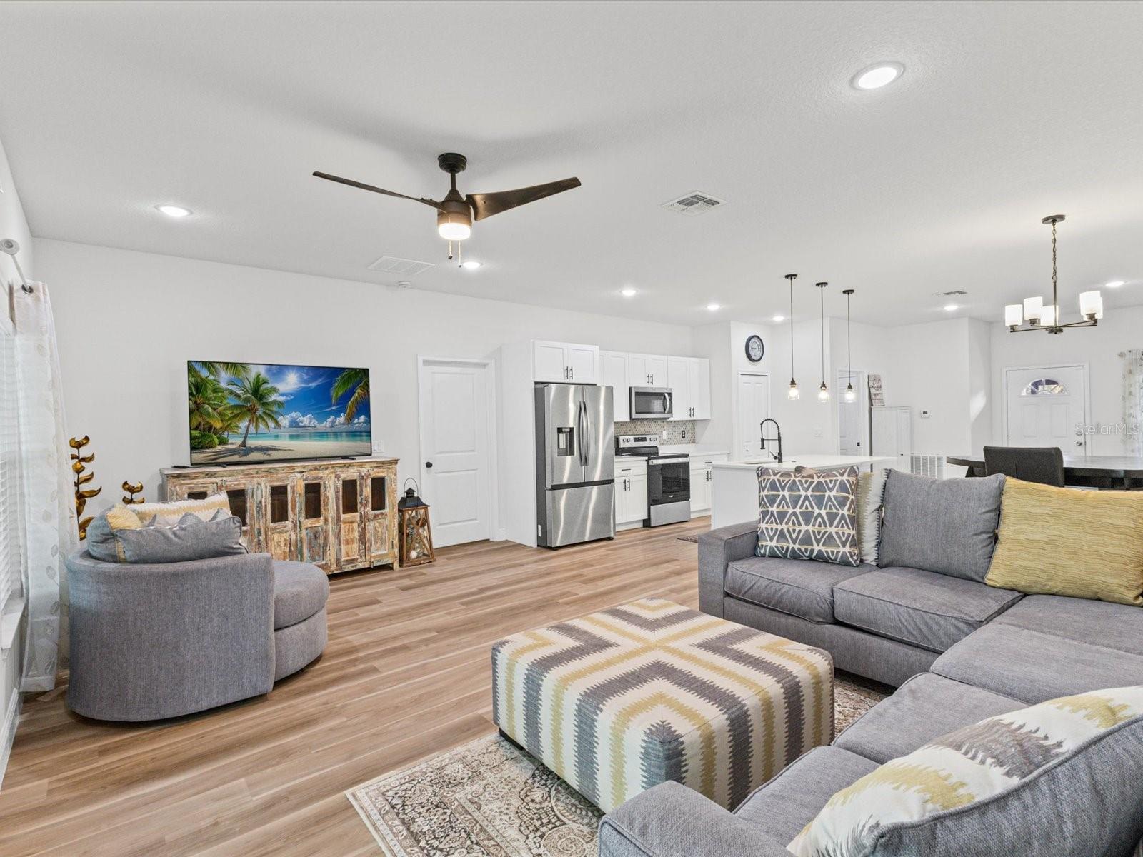 MARION OAKS - Residential