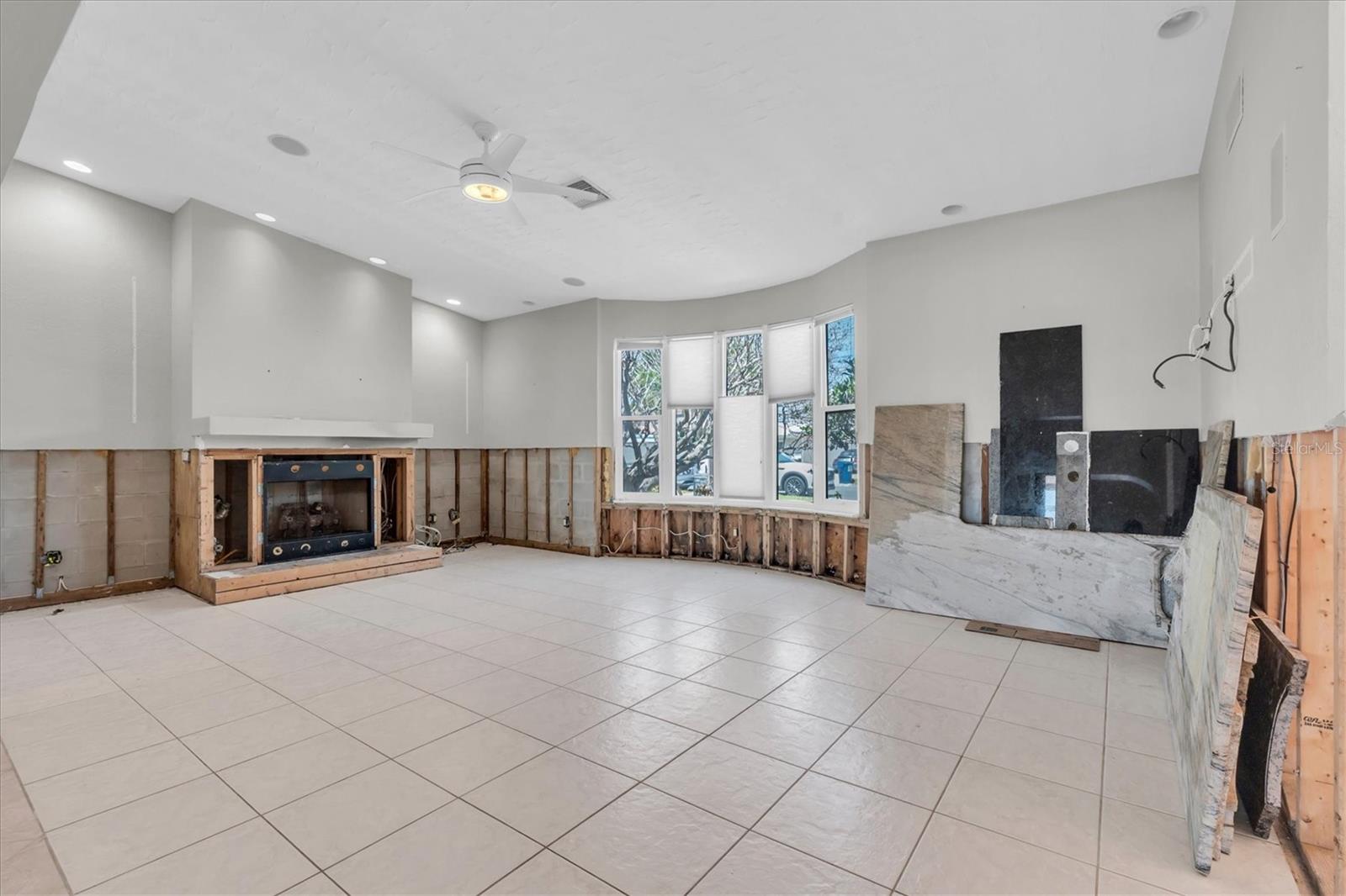 CAPRI ISLE SUB - Residential