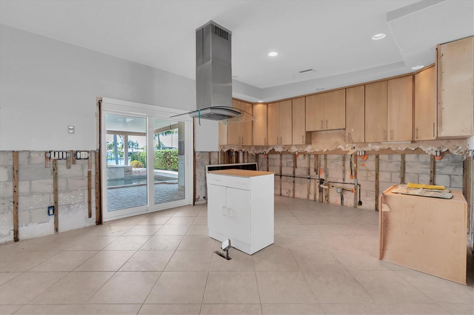 CAPRI ISLE SUB - Residential