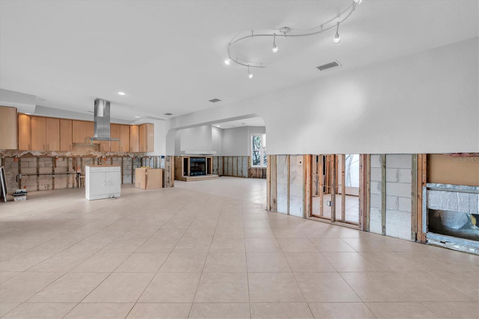 CAPRI ISLE SUB - Residential