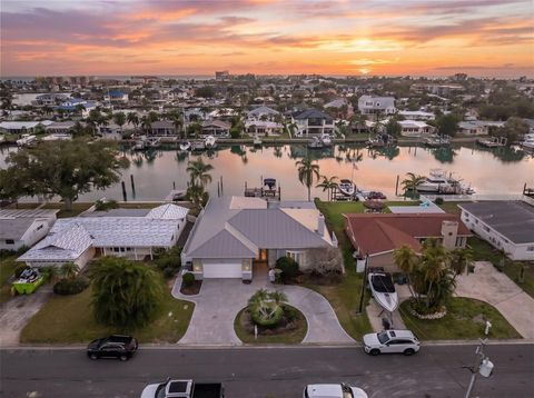 Photo of 11870 6th Street E, Treasure Island, FL 33706 (MLS # TB8504005)
