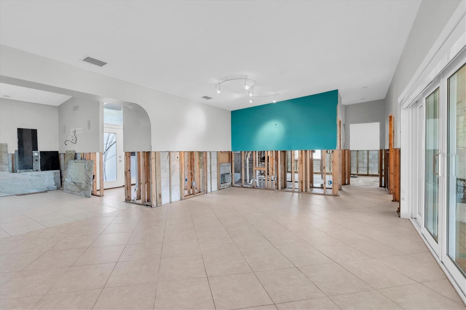 CAPRI ISLE SUB - Residential