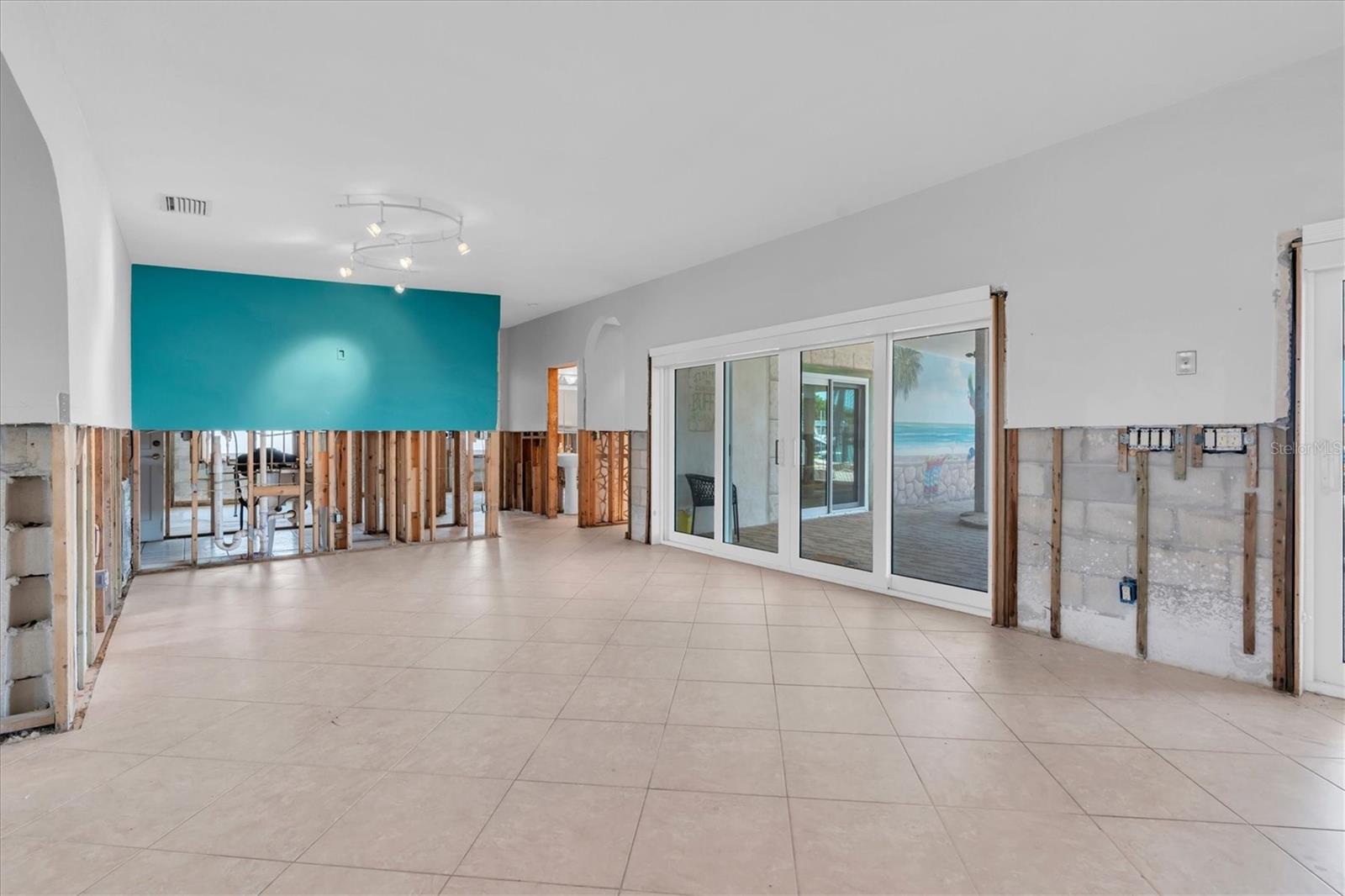CAPRI ISLE SUB - Residential