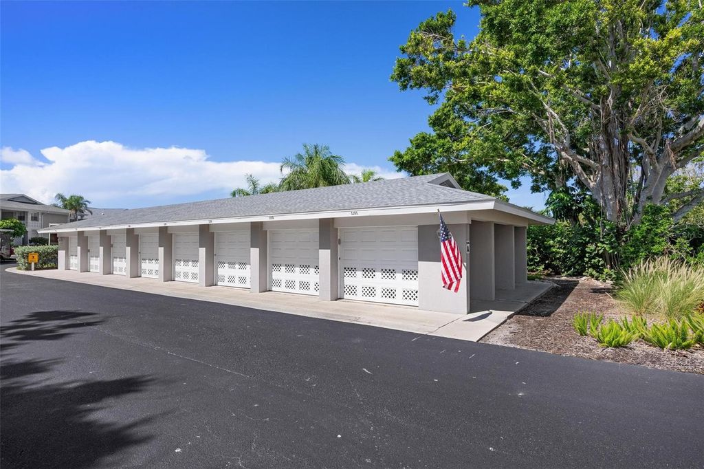 Photo of 1103 Edgewater Circle #1103, Bradenton, FL 34209 (MLS # A4661825)