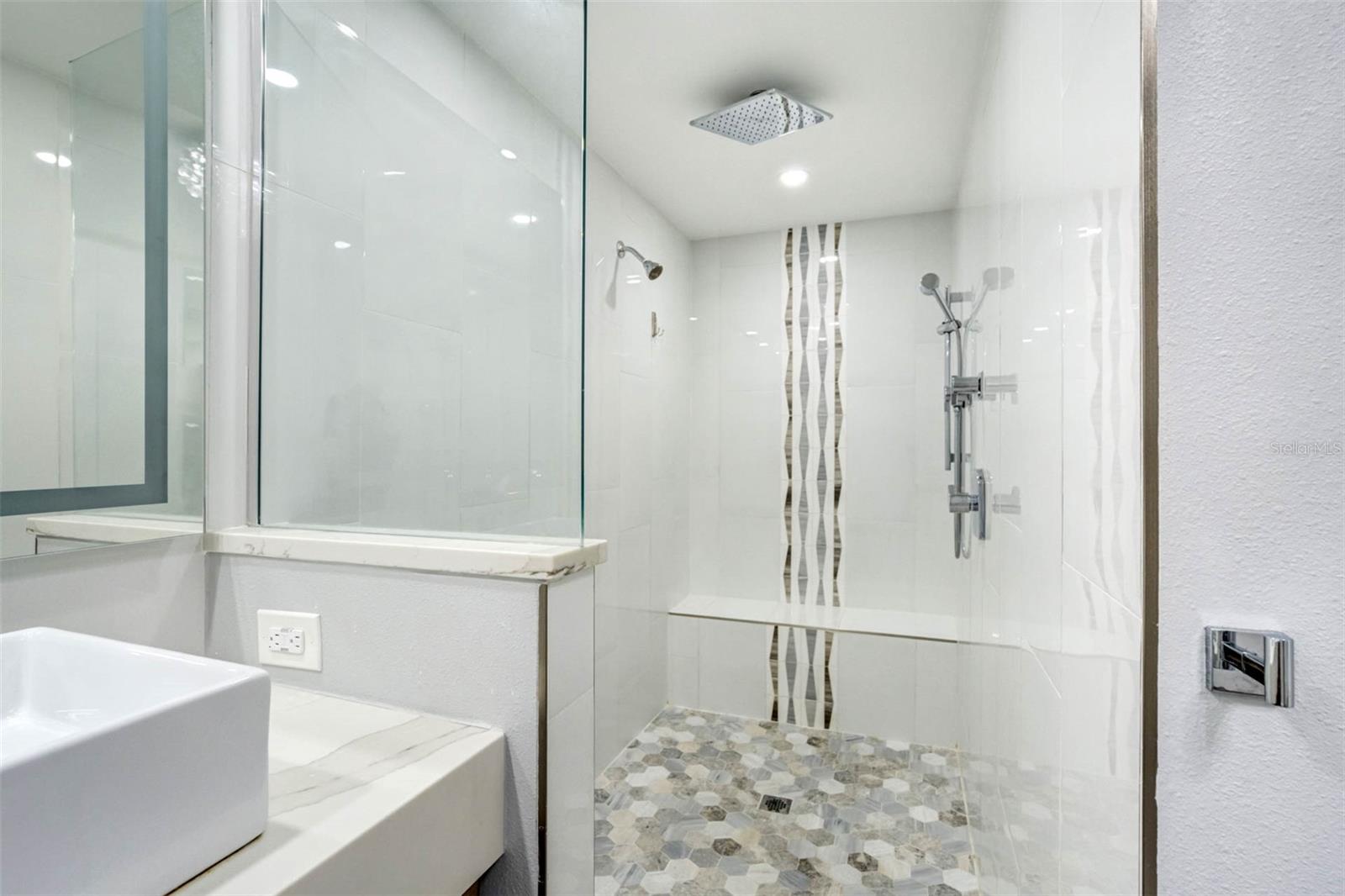 BELLA ROSA CONDO - Residential