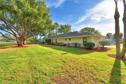 A home in WINTER HAVEN