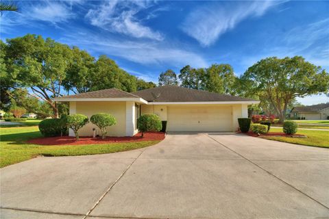 A home in WINTER HAVEN