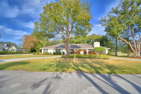 A home in WINTER HAVEN