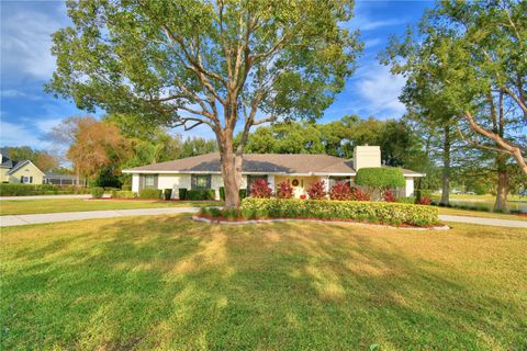 A home in WINTER HAVEN