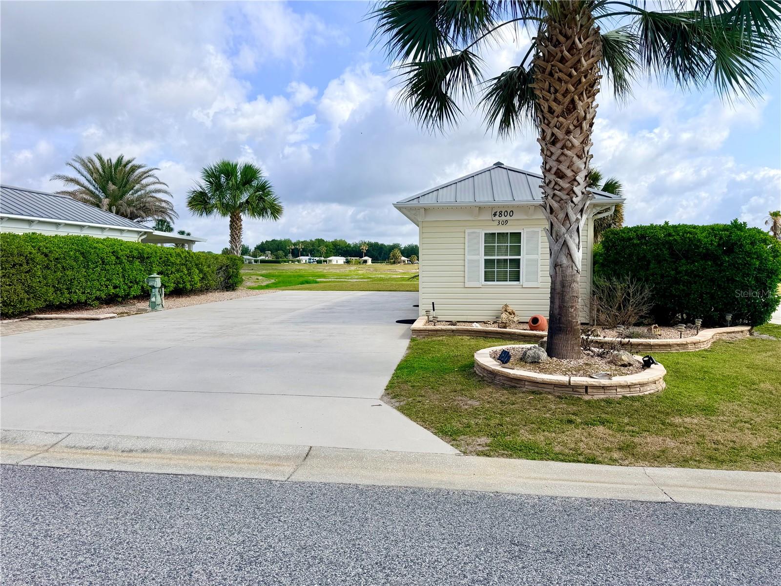 FLORIDA GRANDE MOTOR COACH RESIDENCE - Land