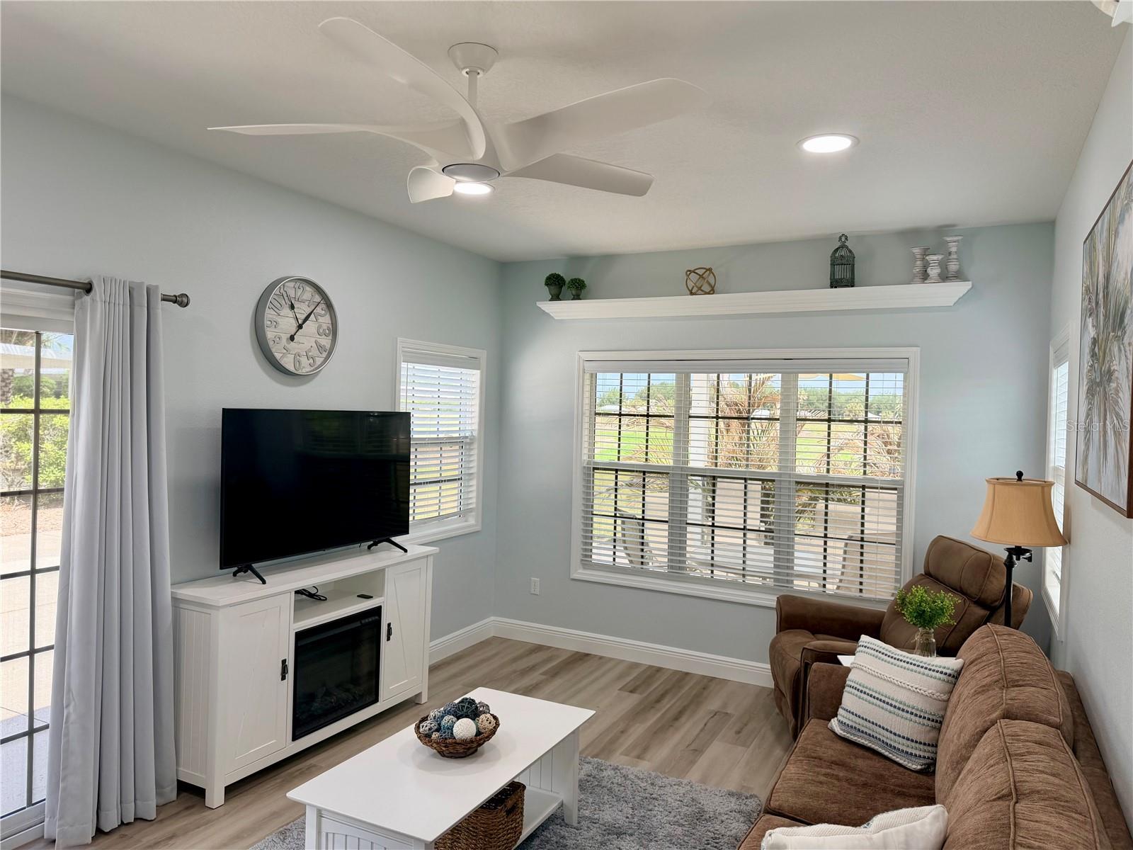 FLORIDA GRANDE MOTOR COACH RESIDENCE - Land