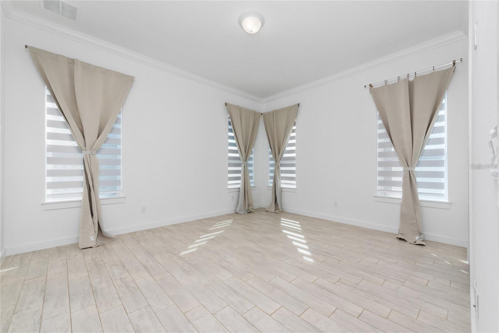 LAUREATE PARK PH 4 - Residential Lease