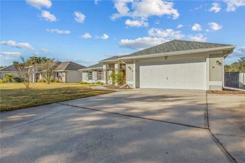 A home in LAKELAND