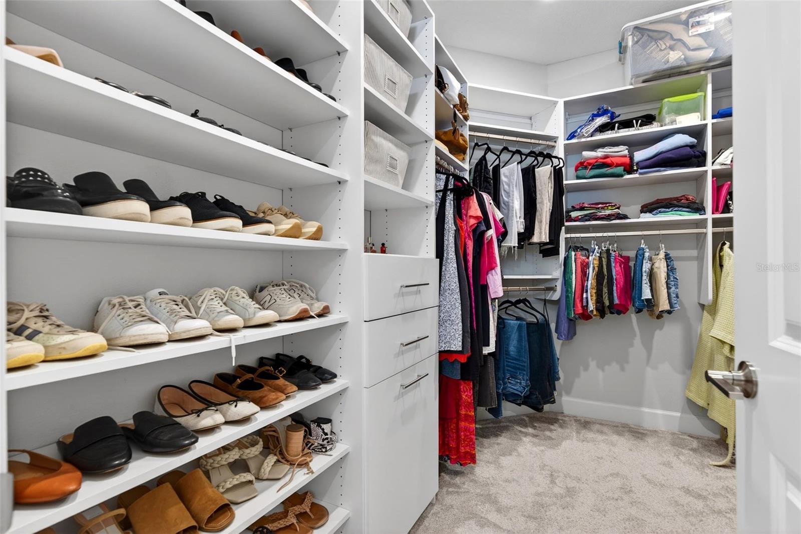 AZARIO ESPLANADE PH IV - Residential