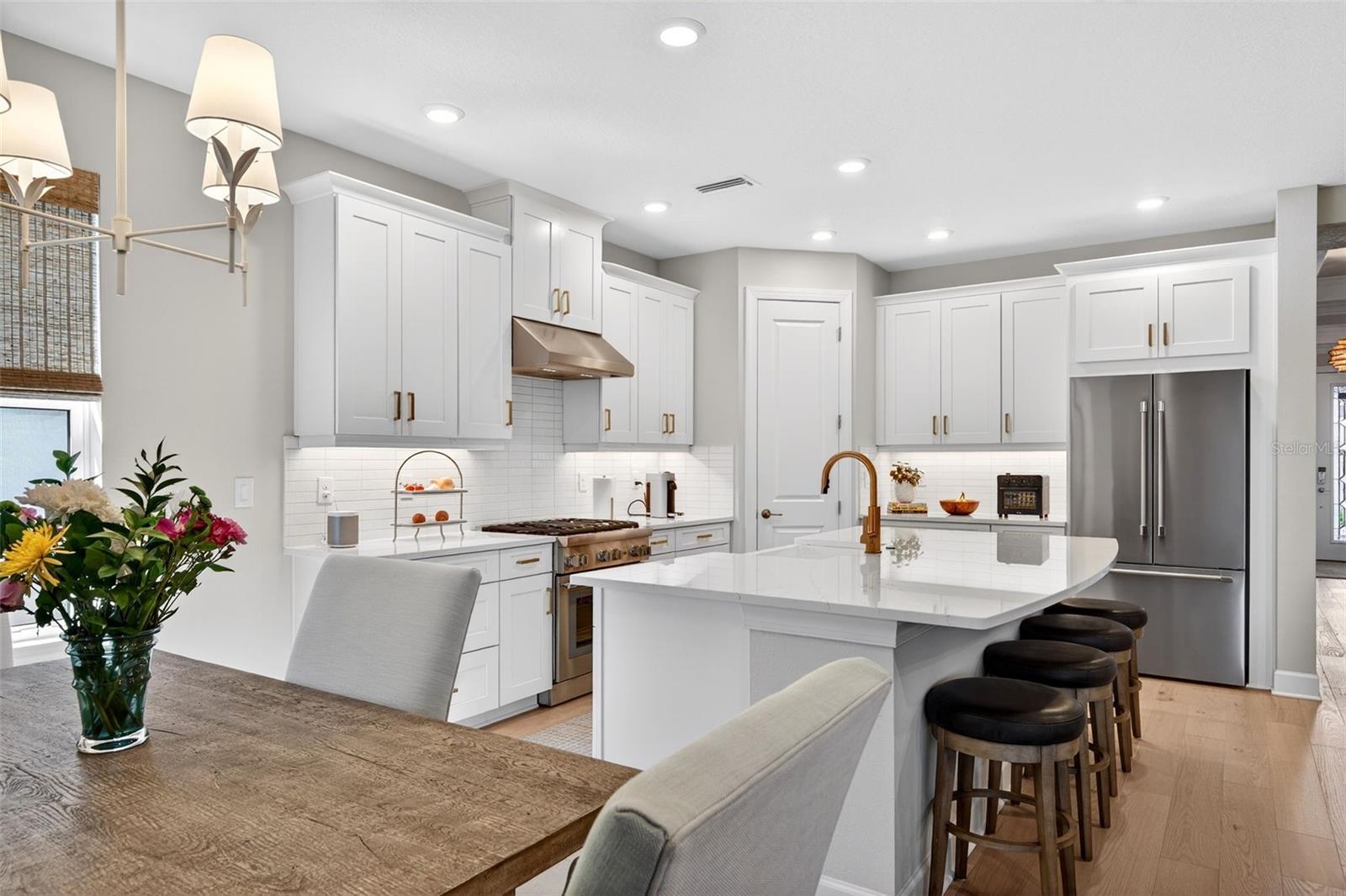 AZARIO ESPLANADE PH IV - Residential