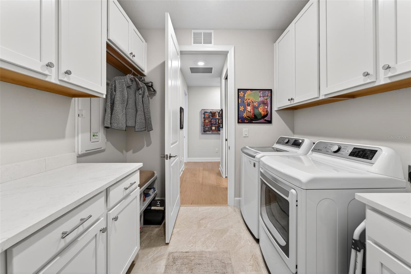 AZARIO ESPLANADE PH IV - Residential