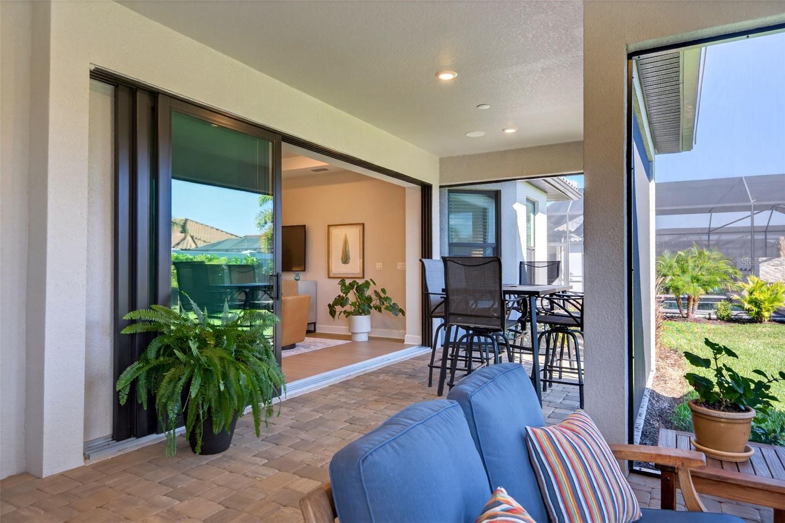 AZARIO ESPLANADE PH IV - Residential