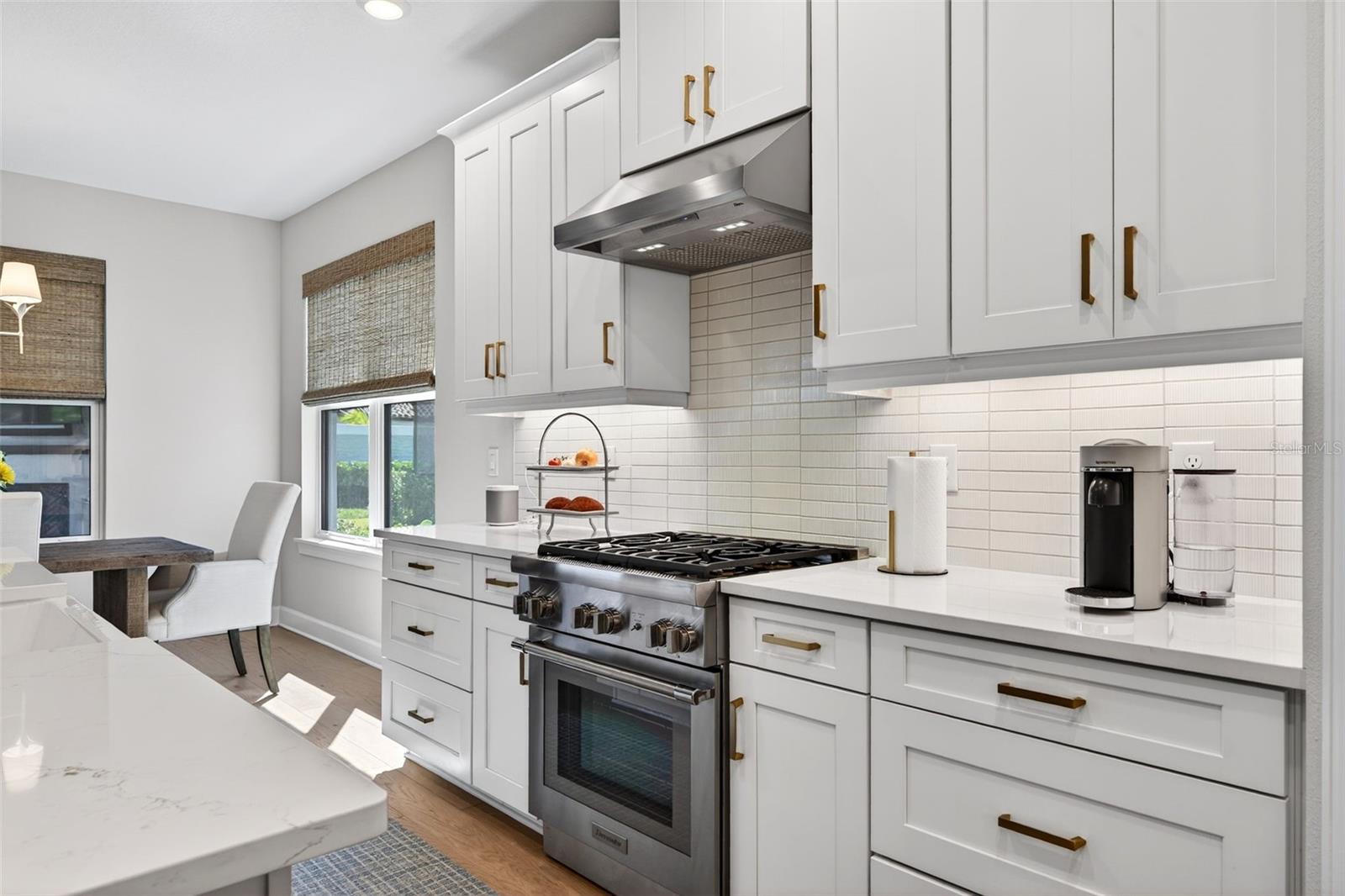 AZARIO ESPLANADE PH IV - Residential