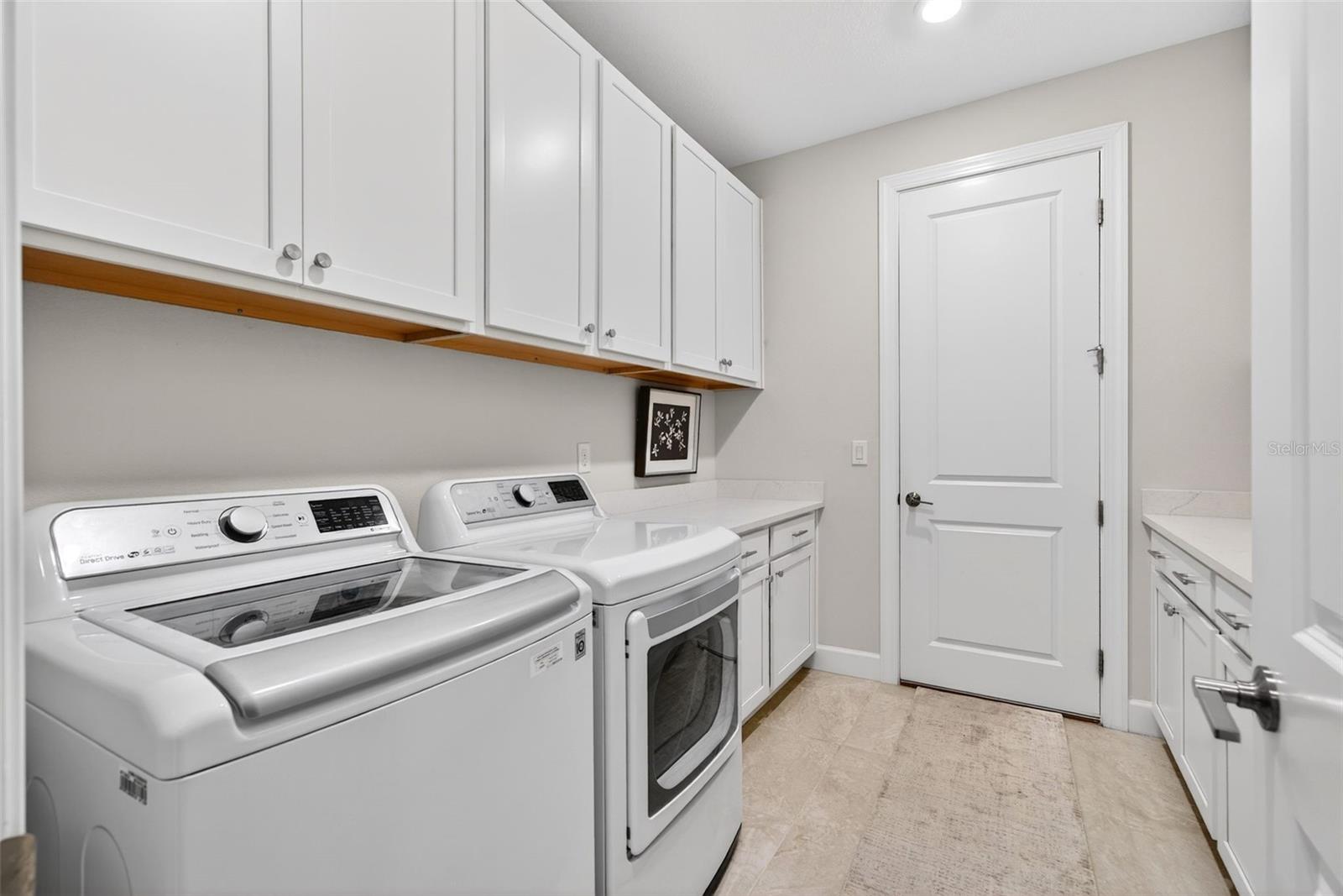 AZARIO ESPLANADE PH IV - Residential