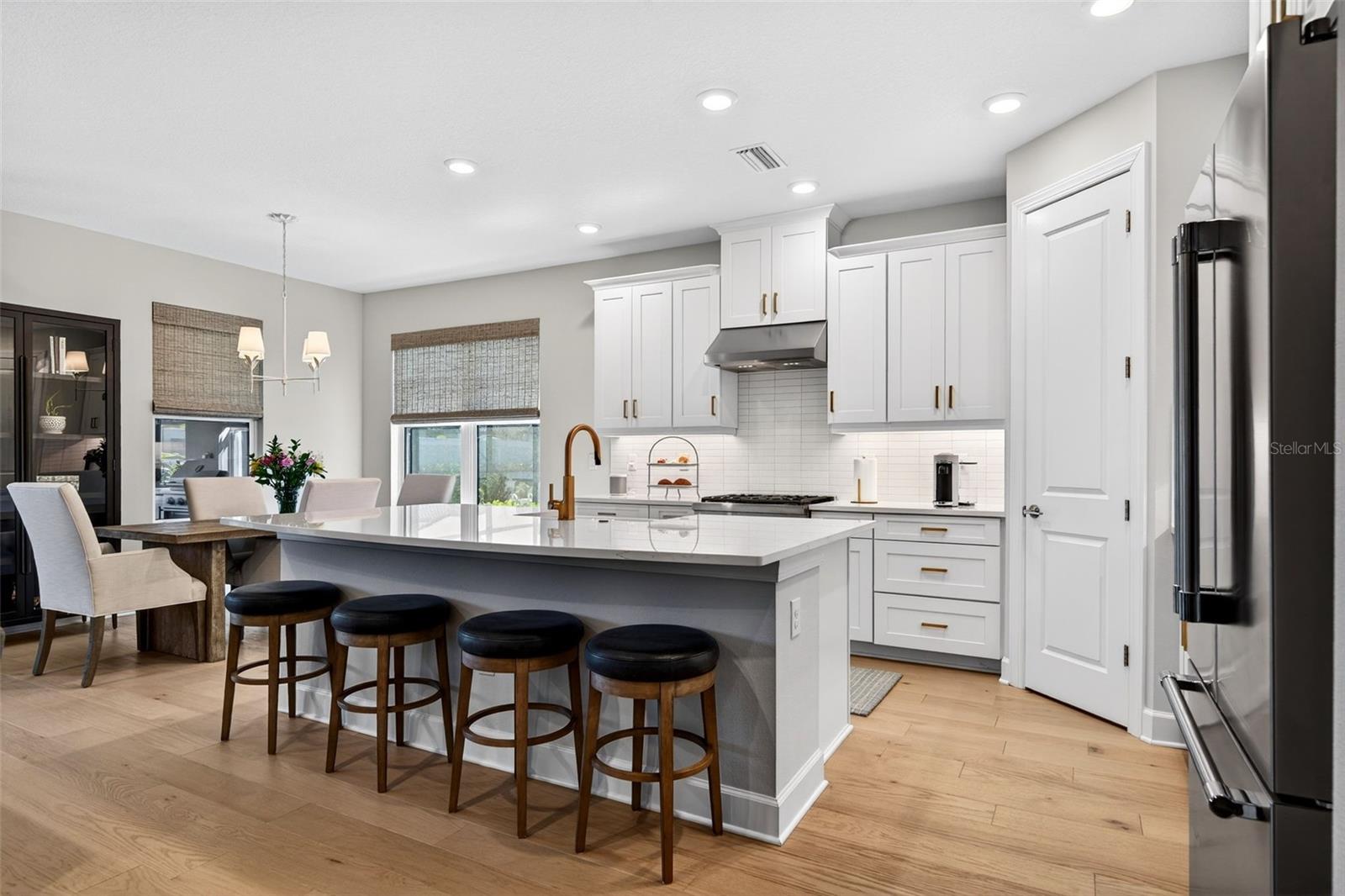 AZARIO ESPLANADE PH IV - Residential