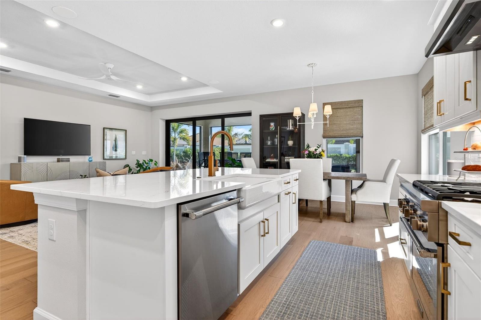 AZARIO ESPLANADE PH IV - Residential