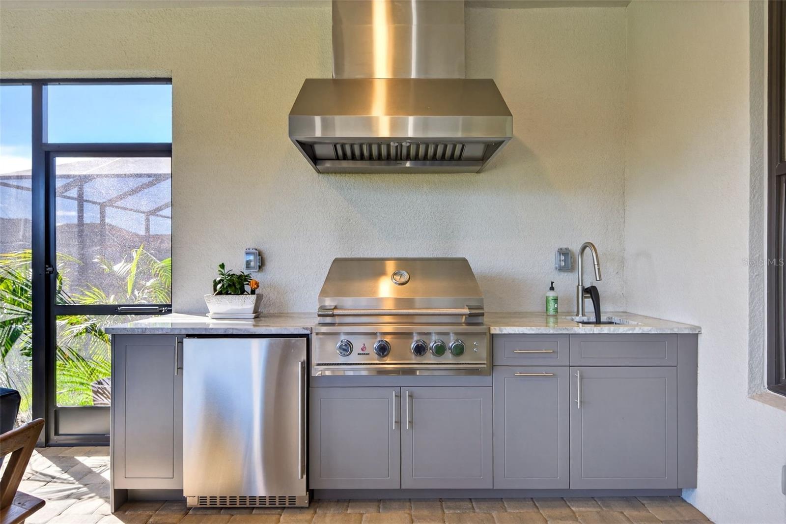 AZARIO ESPLANADE PH IV - Residential