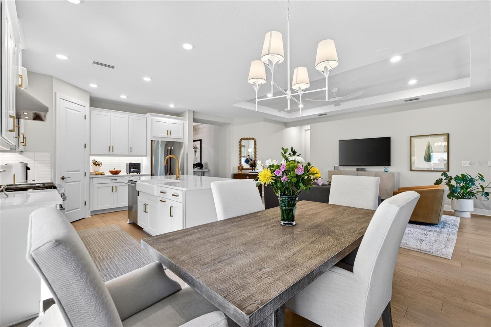 AZARIO ESPLANADE PH IV - Residential