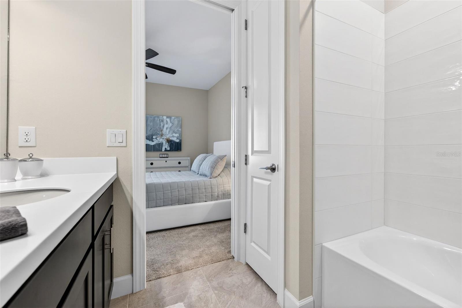 AZARIO ESPLANADE PH IV - Residential