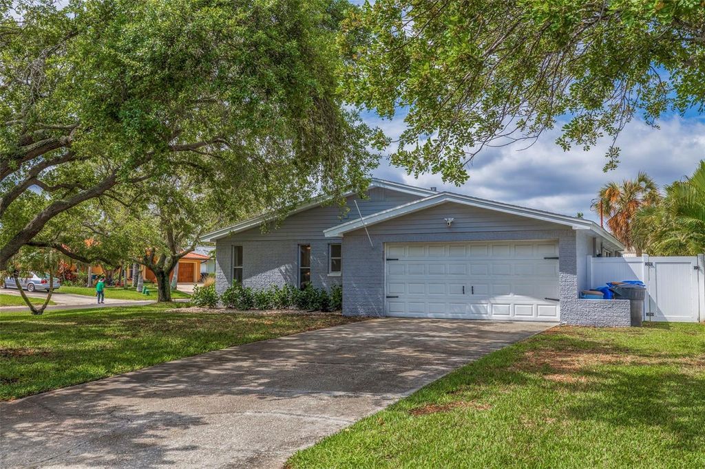 Photo of 2135 Montana Avenue NE, St Petersburg, FL 33703 (MLS # U8236690)