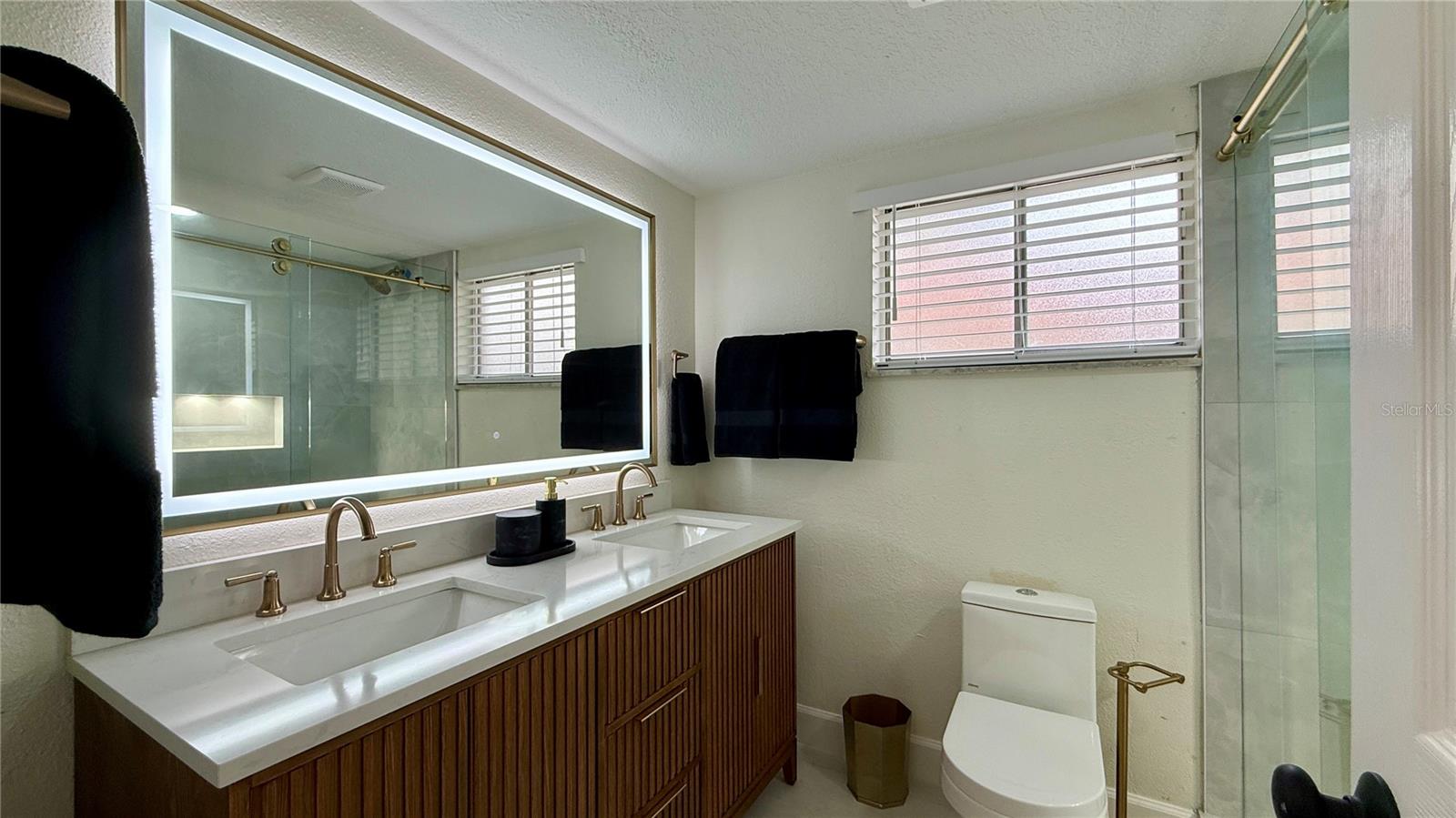 VILLAS AT SIGNAL HILL - Residential