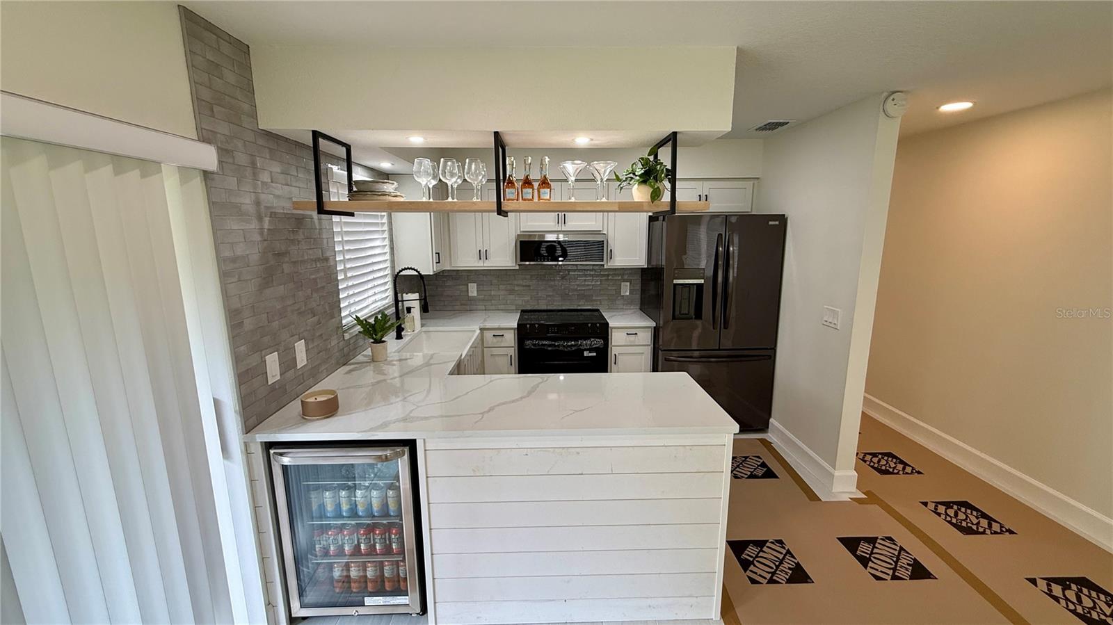 VILLAS AT SIGNAL HILL - Residential