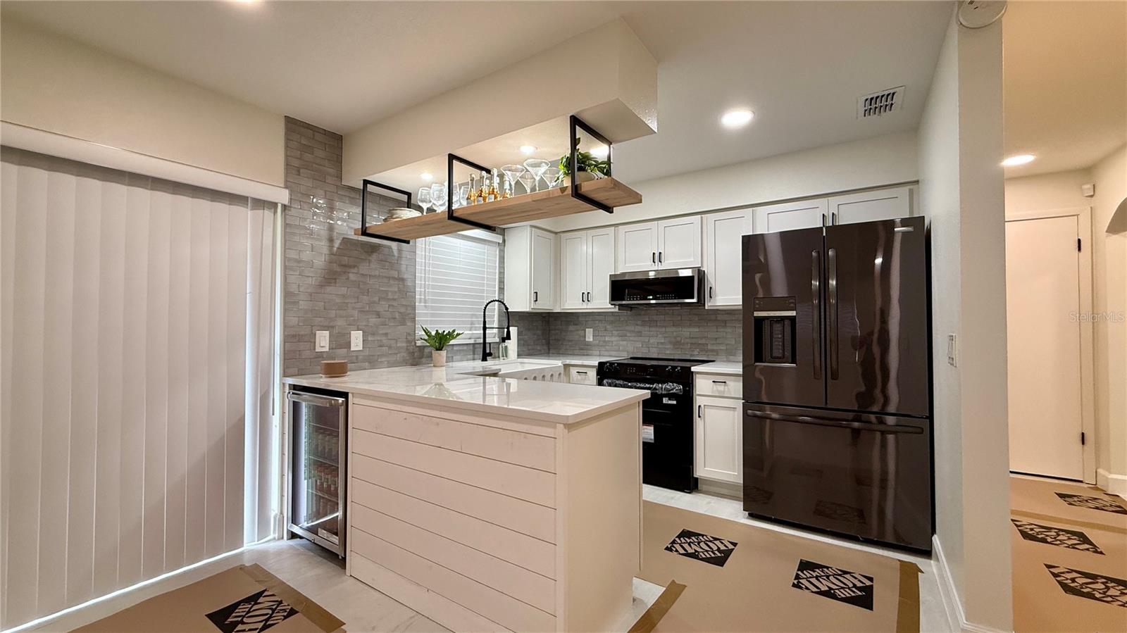 VILLAS AT SIGNAL HILL - Residential