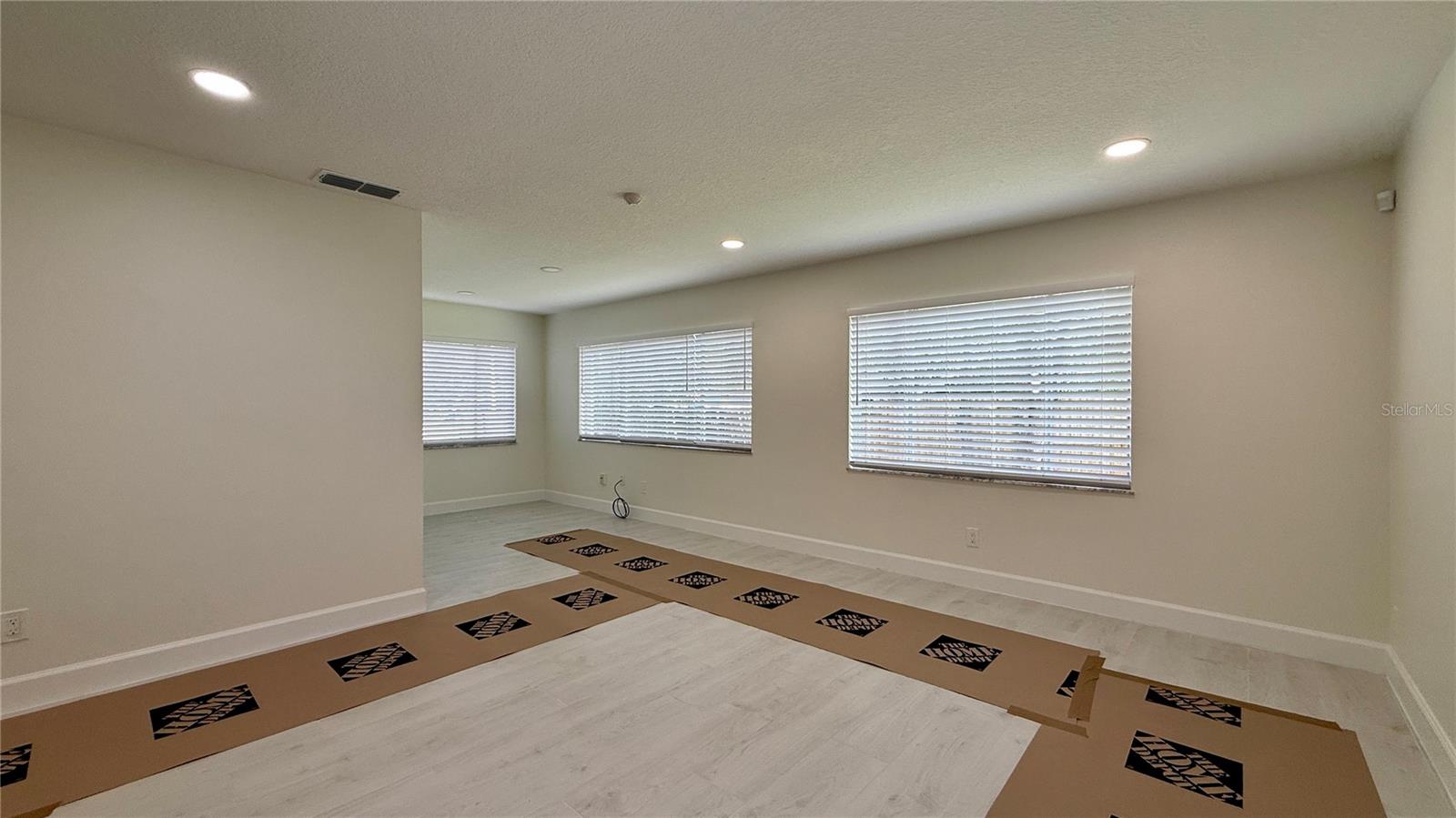 VILLAS AT SIGNAL HILL - Residential